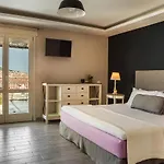 Panoramic Luxurious Penthouse アパート